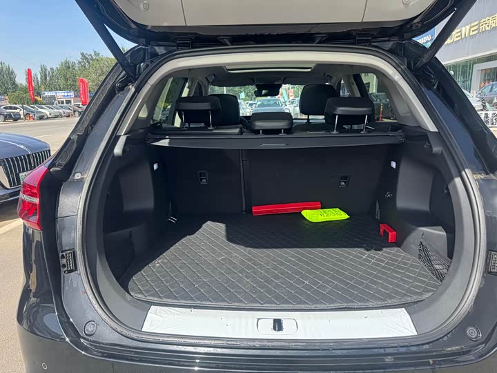 Фото 8 - Hongqi HS5