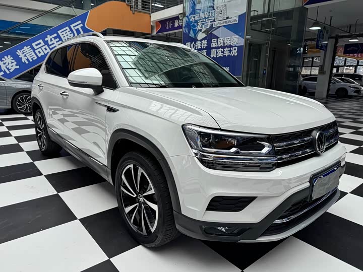 Фото 1 - Volkswagen Tharu