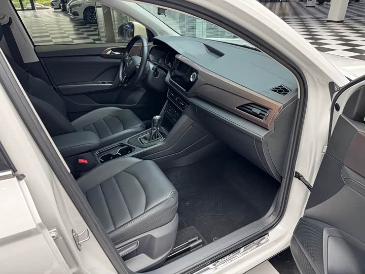 Фото 16 - Volkswagen Tharu