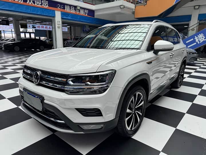 Фото 3 - Volkswagen Tharu