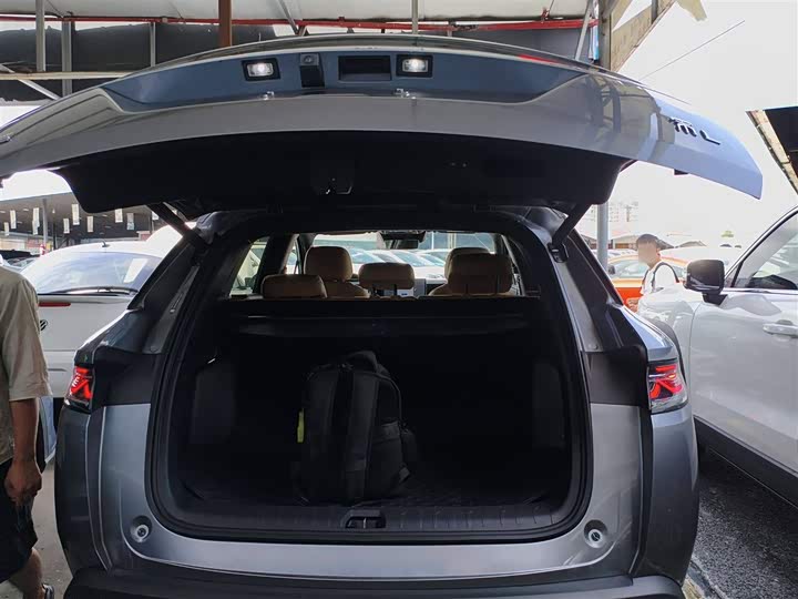 Фото 19 - BYD Song L DM-i Hybrid