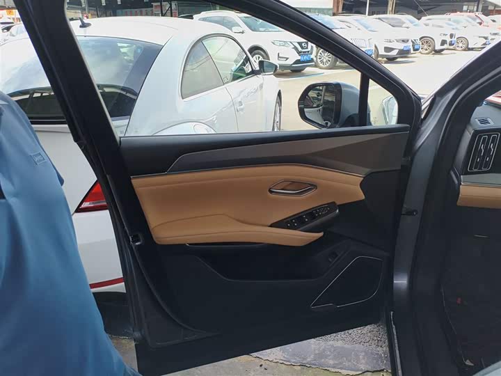 Фото 28 - BYD Song L DM-i Hybrid