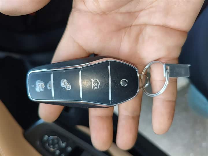 Фото 9 - BYD Song L DM-i Hybrid