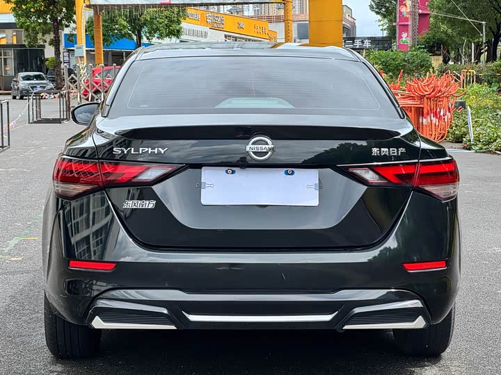 Фото 10 - Nissan Sylphy