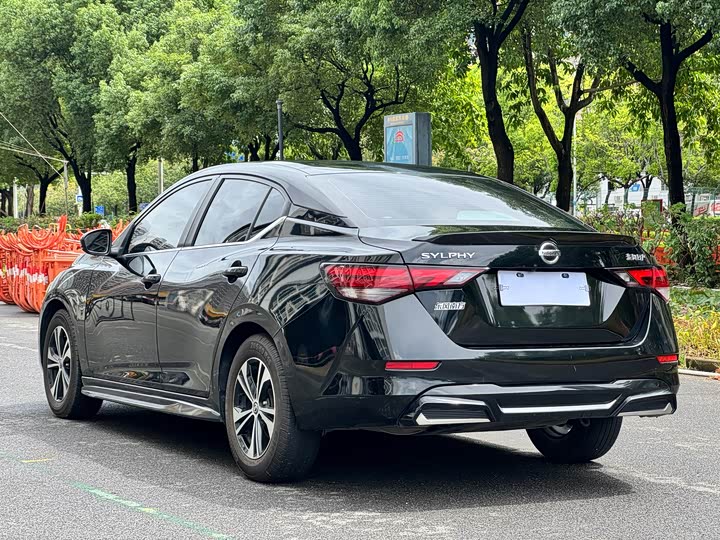 Фото 11 - Nissan Sylphy