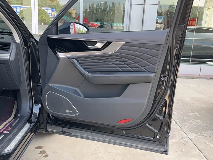 Фото 14 - Hongqi HS5