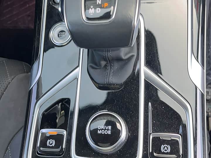 Фото 15 - Hongqi HS5