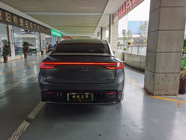 Фото 11 - Luxeed R7