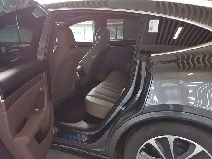 Фото 9 - Luxeed R7