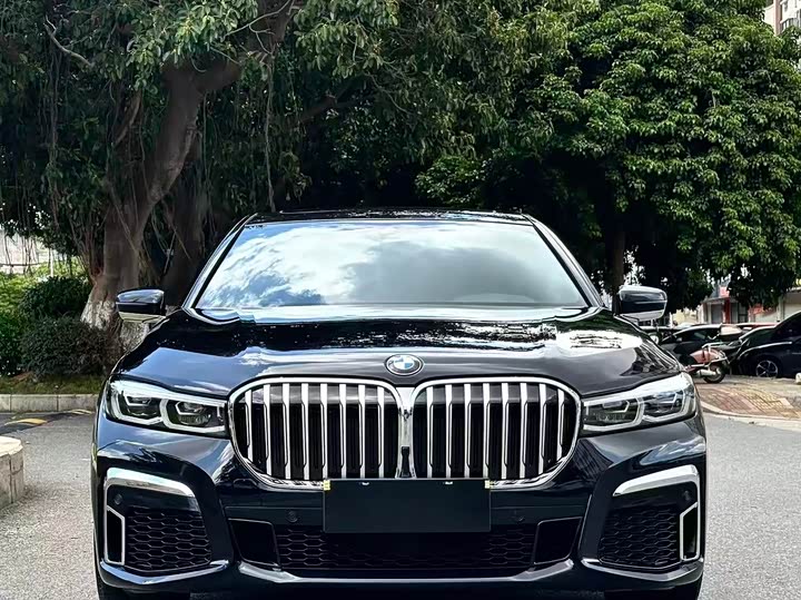 Фото 2 - BMW 7 Series