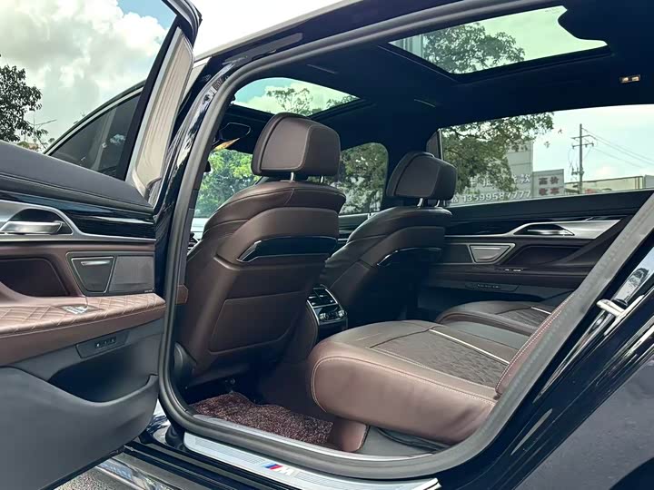 Фото 5 - BMW 7 Series