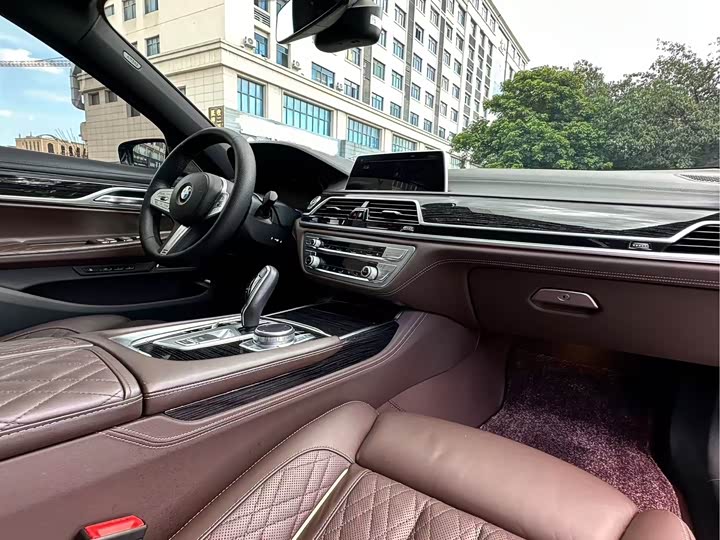 Фото 7 - BMW 7 Series