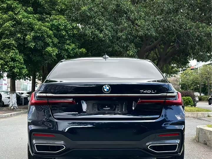 Фото 8 - BMW 7 Series