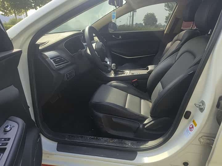 Фото 5 - Changan Raeton CC