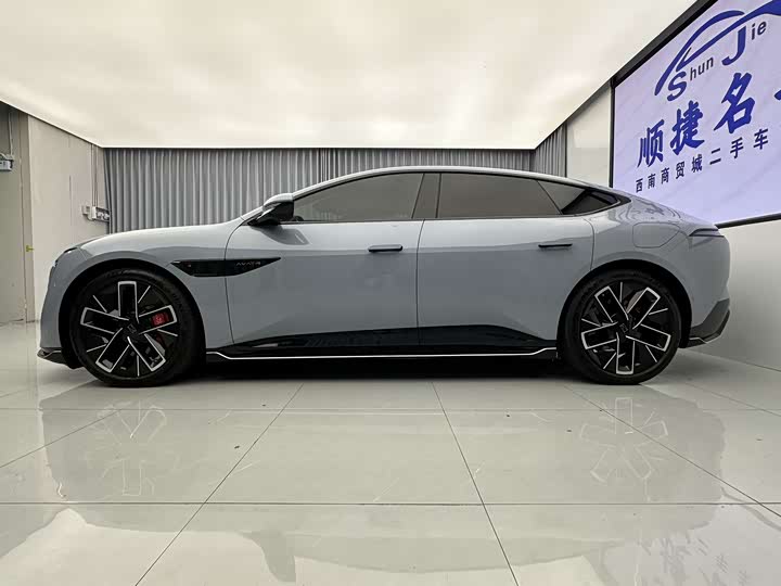 Фото 8 - Avatr 12