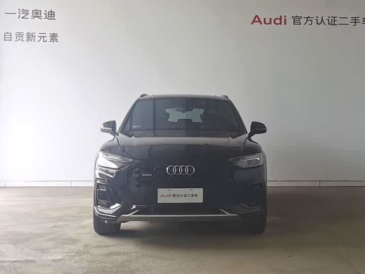 Фото 14 - Audi Q5L