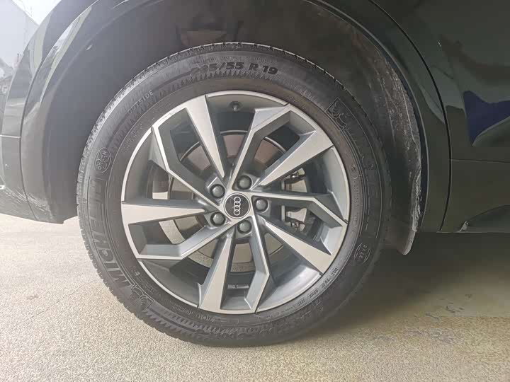 Фото 5 - Audi Q5L