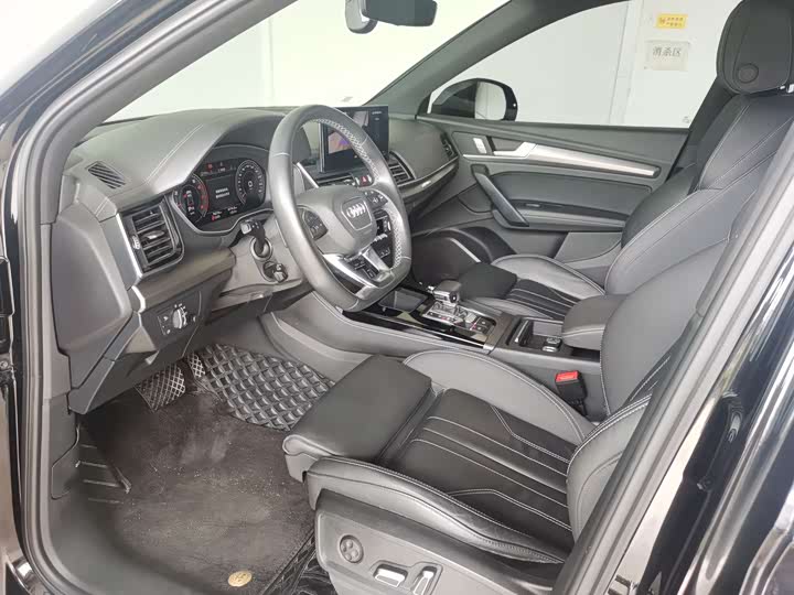 Фото 8 - Audi Q5L