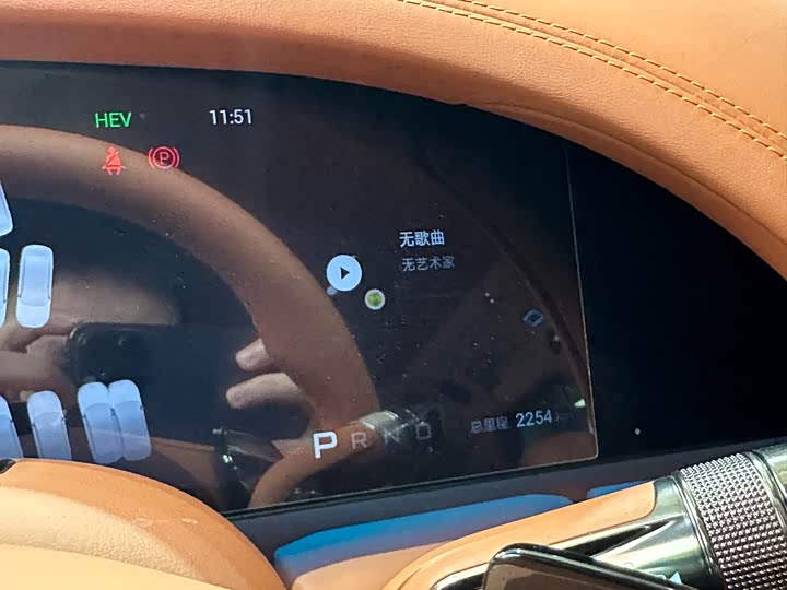 Фото 13 - BYD Yangwang U8