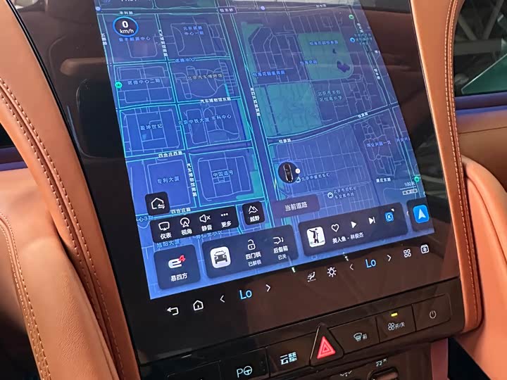 Фото 14 - BYD Yangwang U8