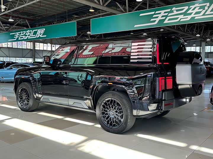 Фото 4 - BYD Yangwang U8