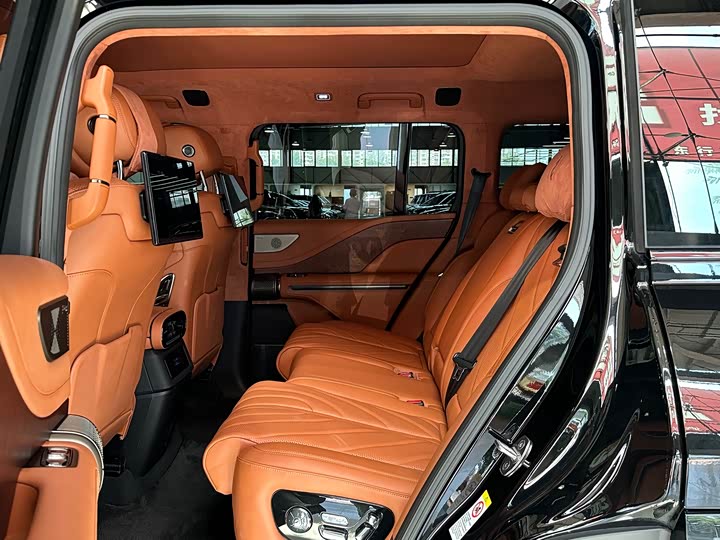 Фото 8 - BYD Yangwang U8