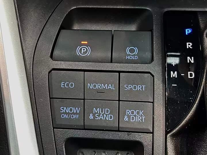 Фото 16 - Toyota RAV4