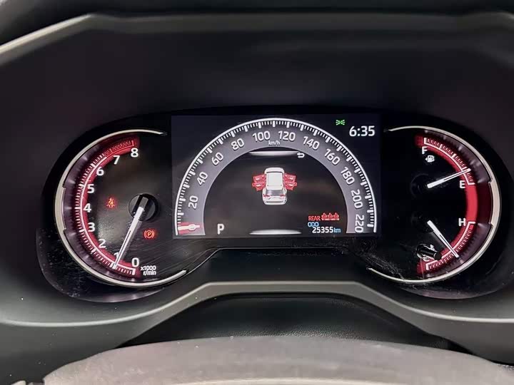 Фото 18 - Toyota RAV4