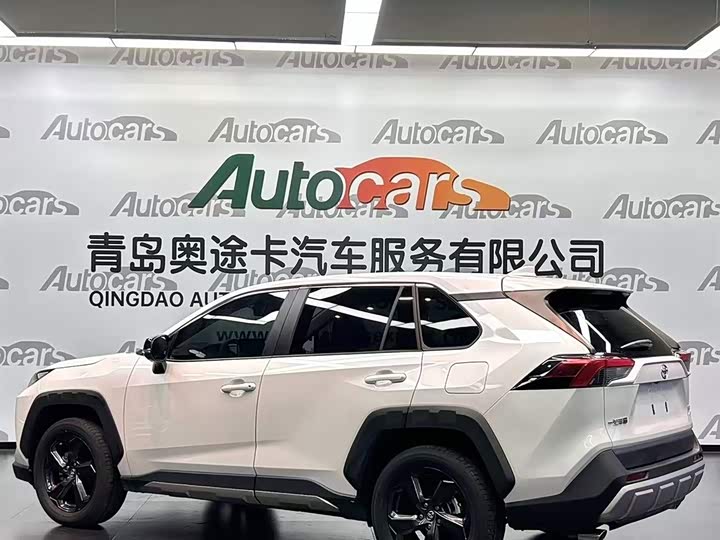 Фото 5 - Toyota RAV4