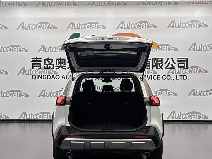 Фото 7 - Toyota RAV4