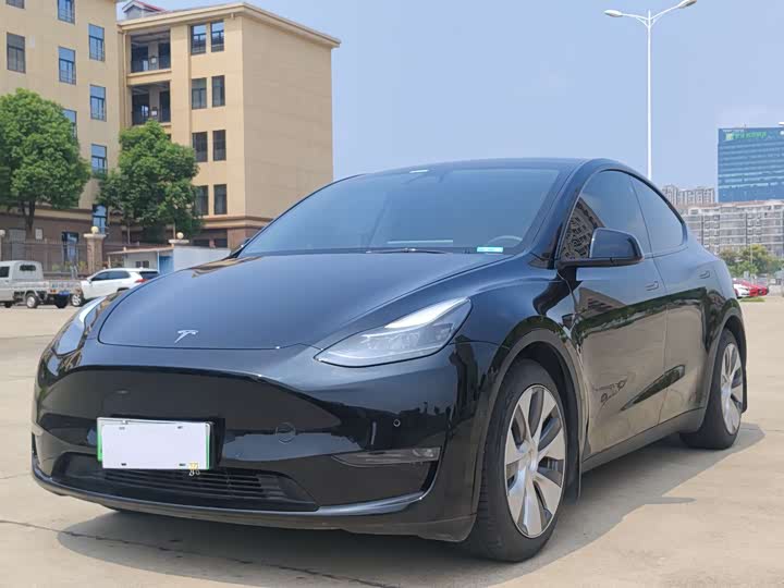 Фото 1 - Tesla Model Y