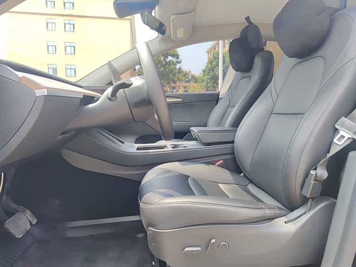 Фото 17 - Tesla Model Y