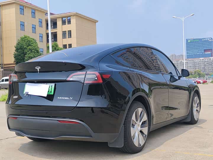 Фото 4 - Tesla Model Y