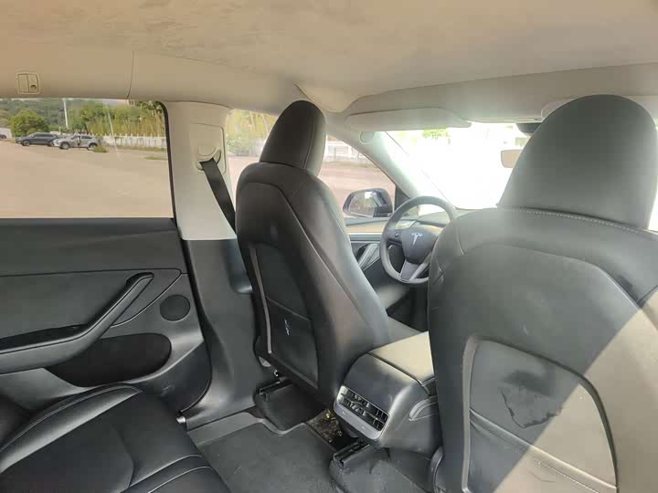 Фото 10 - Tesla Model Y