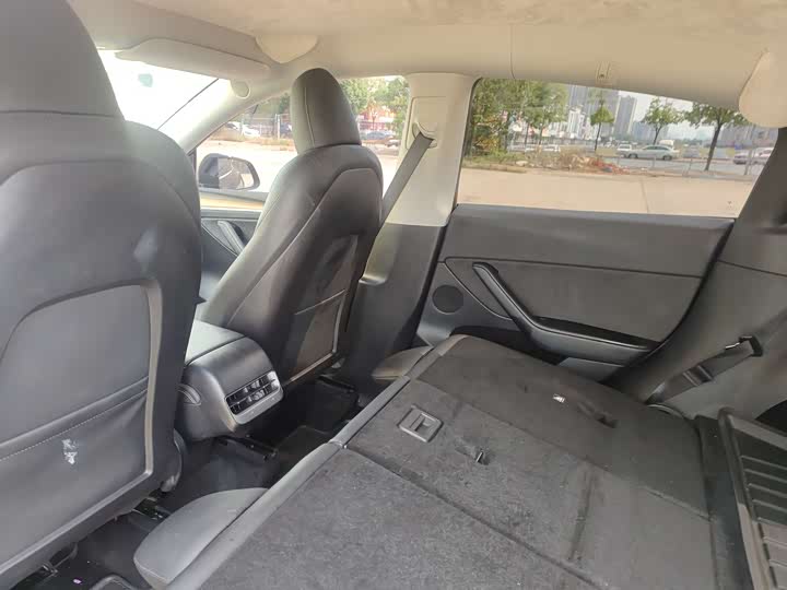 Фото 16 - Tesla Model Y