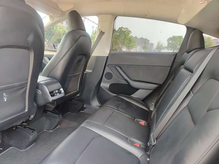 Фото 18 - Tesla Model Y