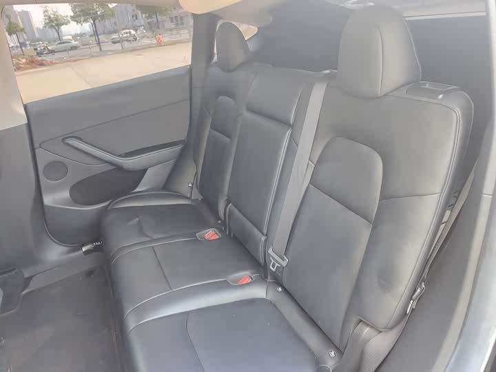 Фото 19 - Tesla Model Y