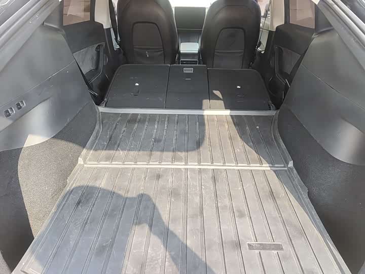 Фото 23 - Tesla Model Y