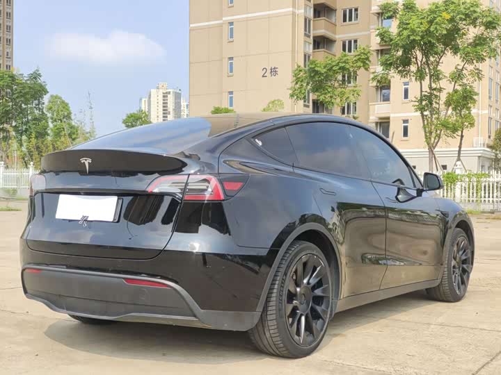 Фото 4 - Tesla Model Y