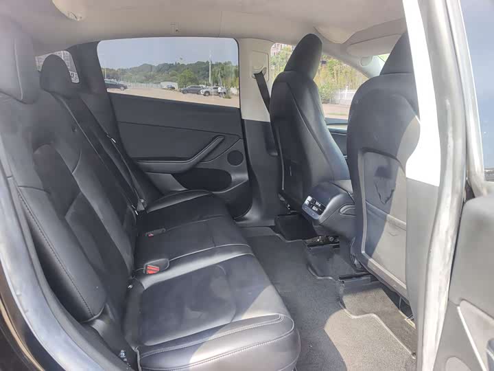 Фото 9 - Tesla Model Y