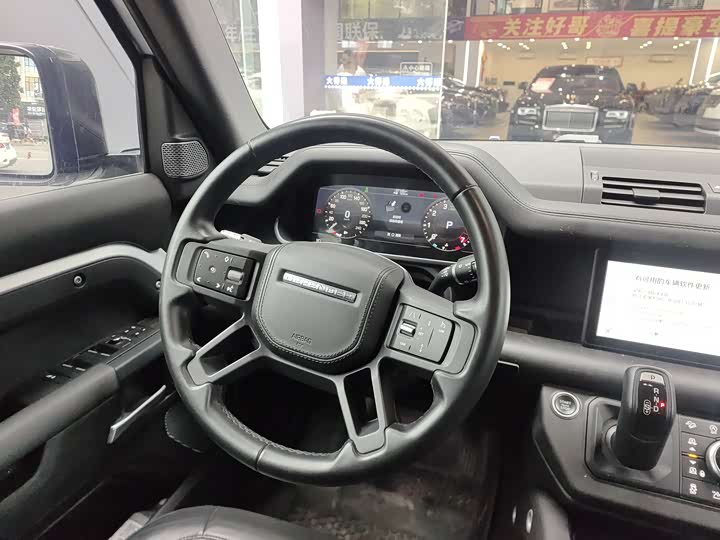 Фото 10 - Land Rover Defender