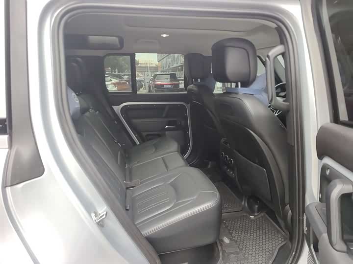 Фото 7 - Land Rover Defender