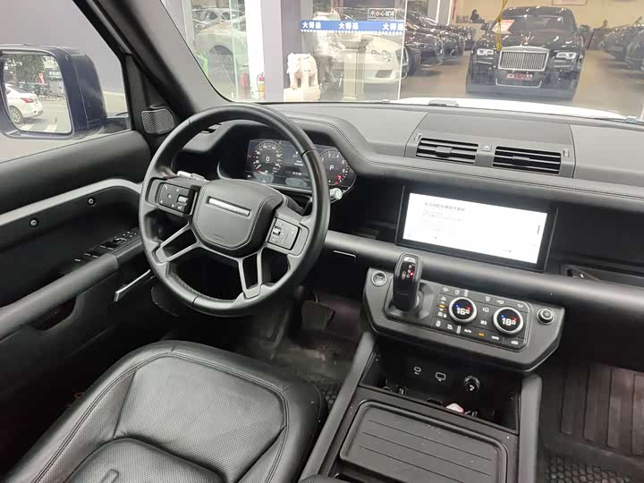 Фото 9 - Land Rover Defender