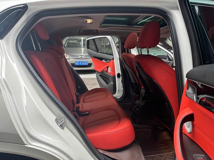 Фото 15 - BMW X2