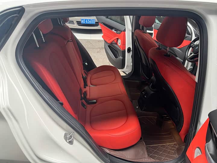 Фото 16 - BMW X2