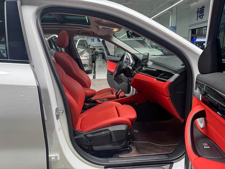 Фото 17 - BMW X2