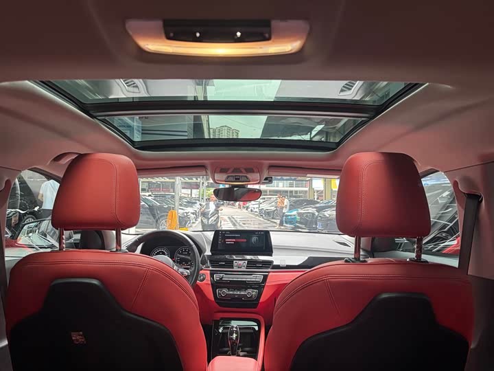 Фото 18 - BMW X2