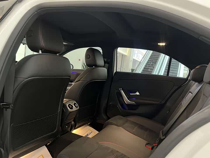 Фото 16 - Mercedes-Benz A-Class