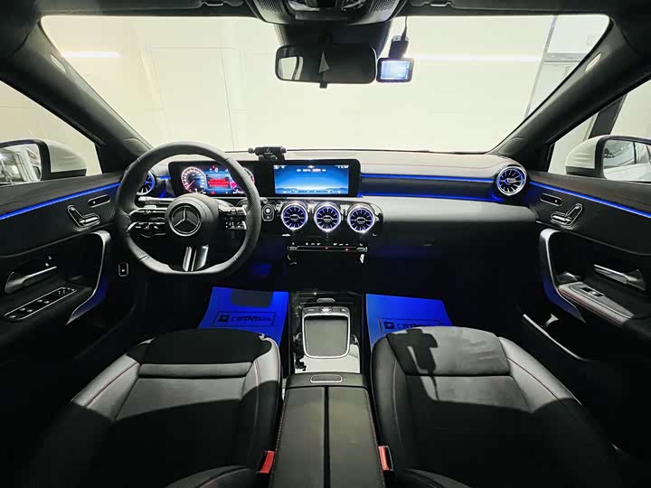 Фото 17 - Mercedes-Benz A-Class