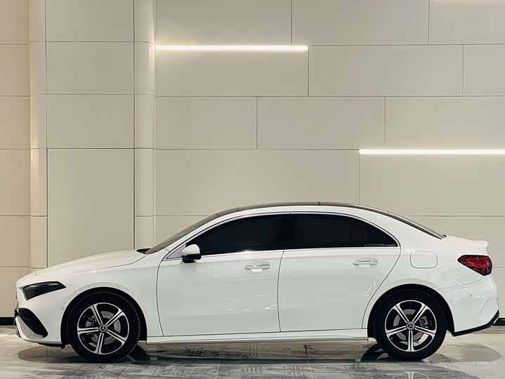 Фото 2 - Mercedes-Benz A-Class